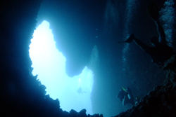 diving in caves